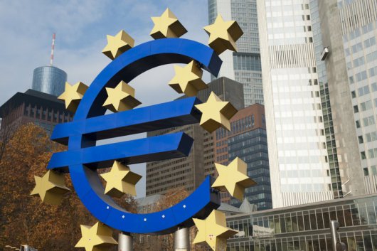 Logo der Europäischen Zentralbank in Frankfurt am Main